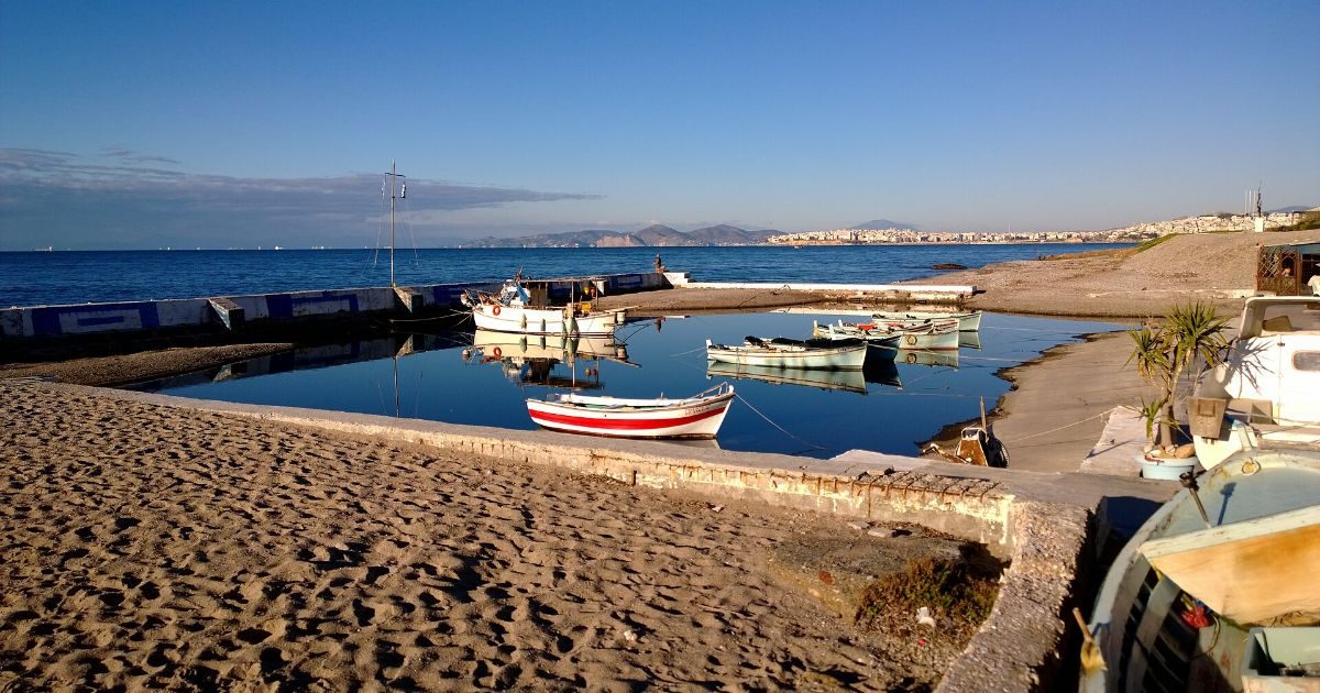 Μικρό λιμάνι και αμμουδιά στον Μπάτη, Παλαιό Φάληρο